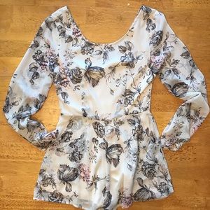 Illa Illa Floral Romper with Pockets - Small